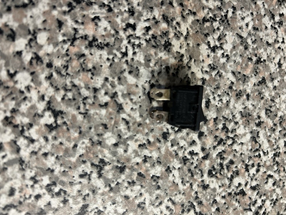 Roland Xp80/xp60/xp50 On/Off Switch.