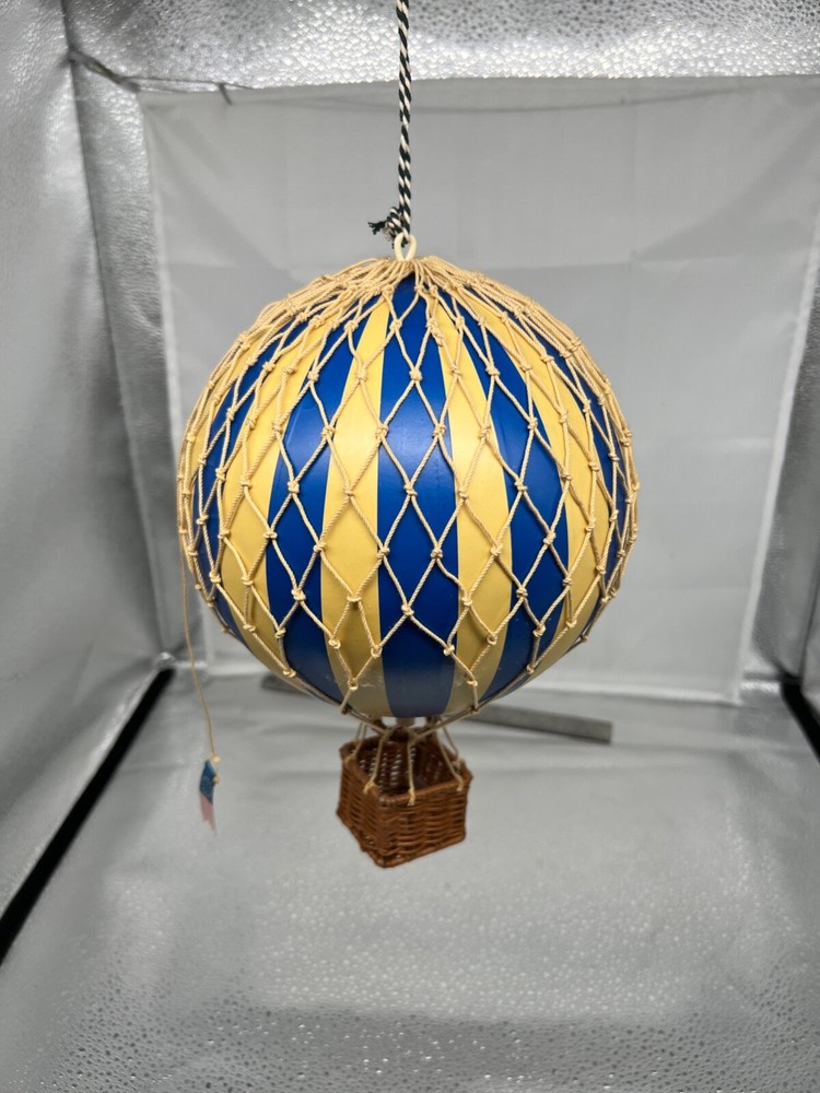 Authentic Models Travels Light, Blue - AP161D