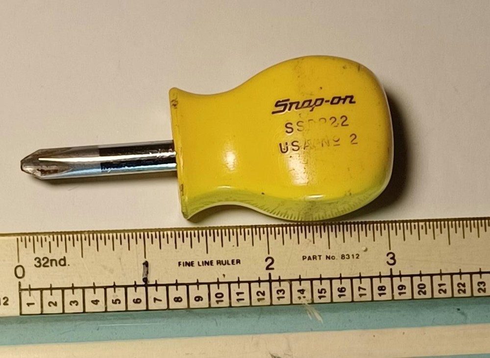SNAP-ON STUBBY SSDP22 YELLOW HANDLE #2 PHILLIPS STUBBY SCREWDRIVER USED
