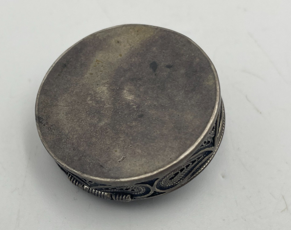 ANTIQUE SILVER FILIGREE round shape BOX compact pill Box