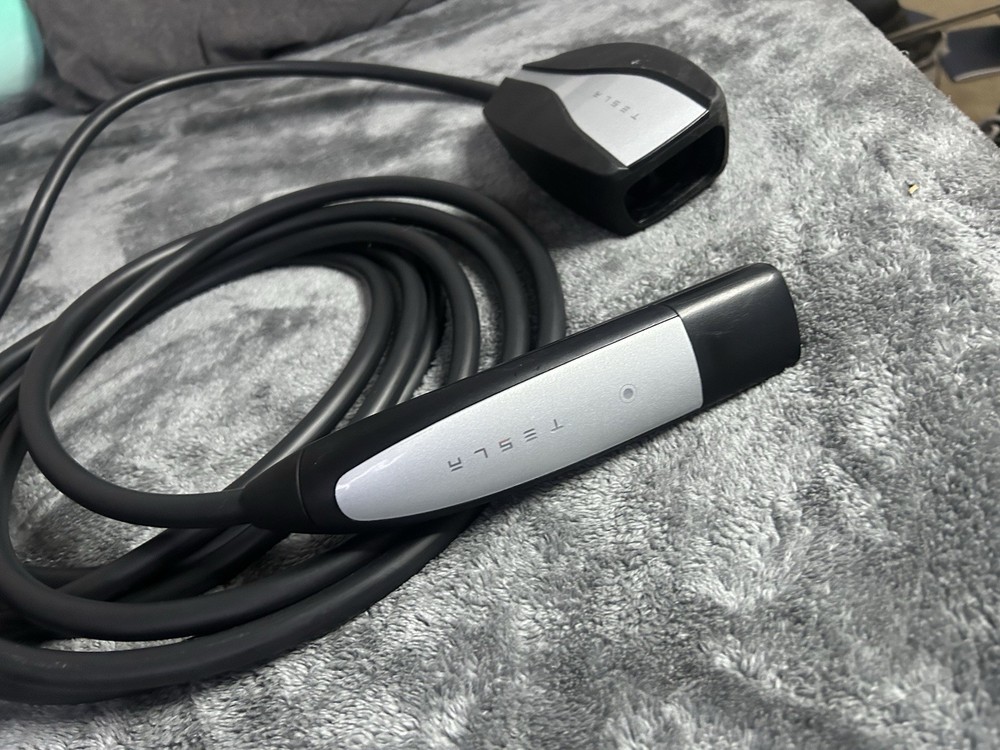 Tesla Gen 2 Charger