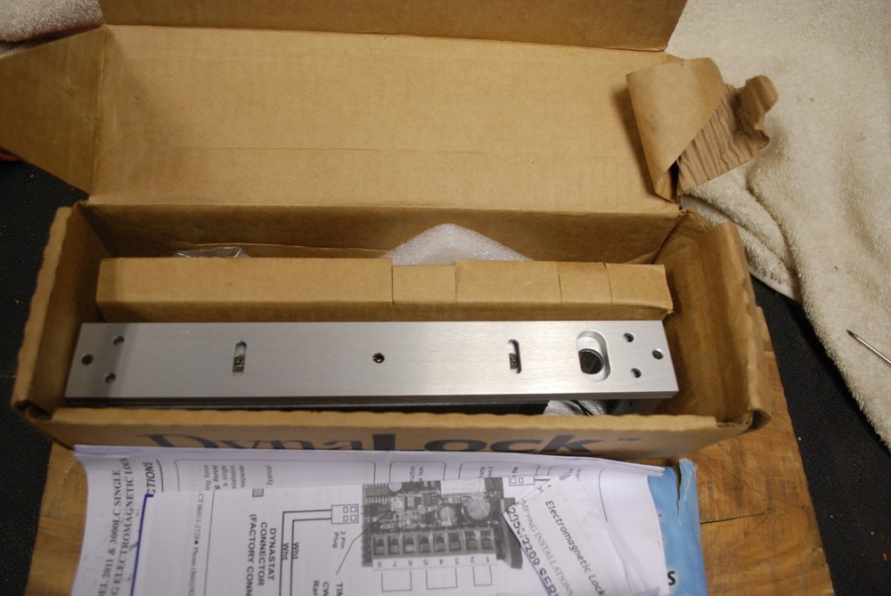DYNALOCK 2011 Electromagnetic Lock 1200LB G1878655