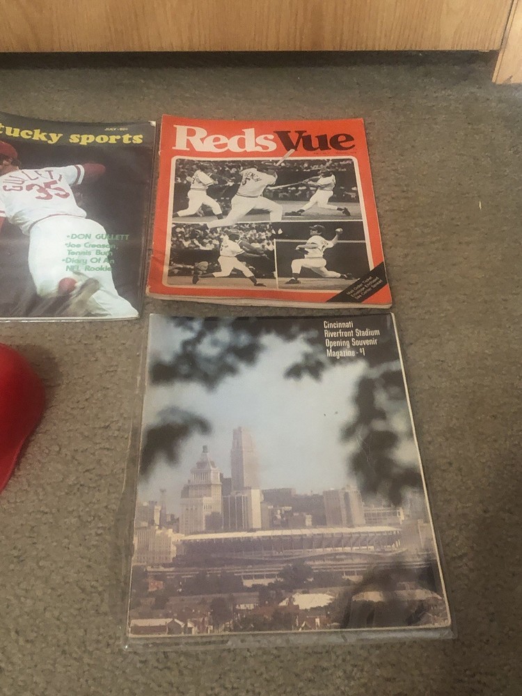 Lot of Cincinnati Reds programs and magazines!