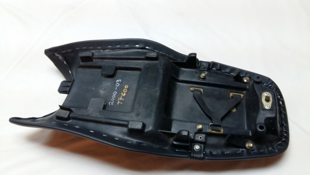 2000-2003 Triumph TT600 replacement SEAT COVER