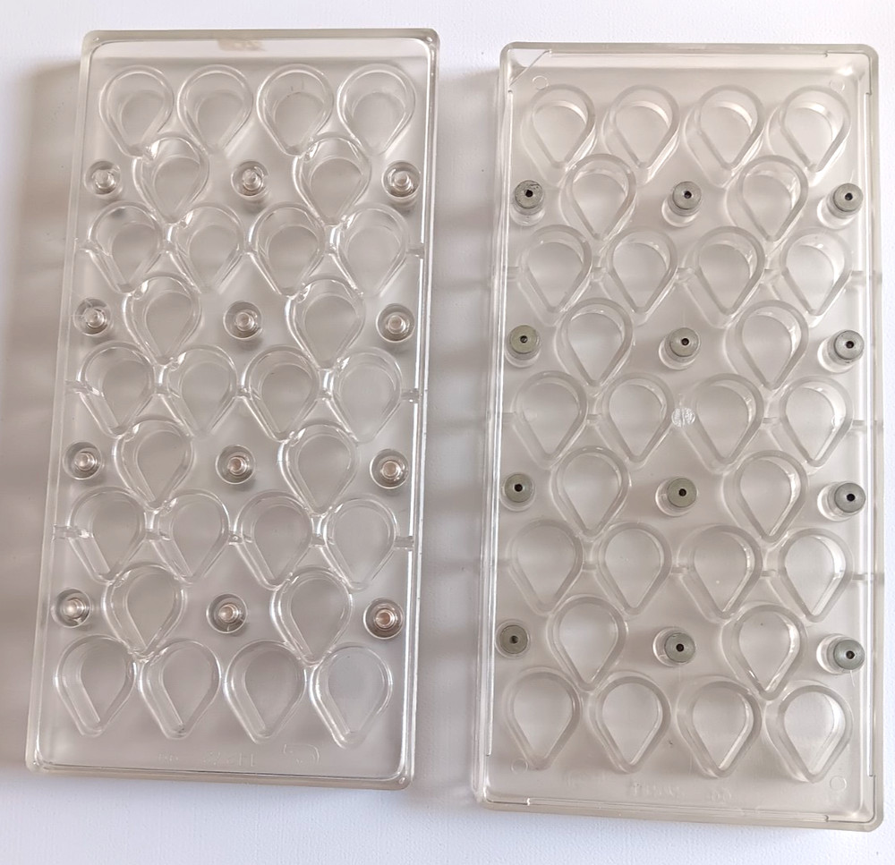 TWO  Tear shape Magnetic Polycarbonate Chocolate Molds  w/ Clear Magnetic bottom