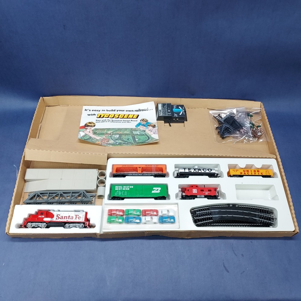 Vintage Tyco Rail Master 72 Piece Train Set