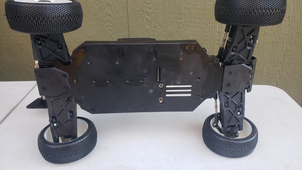 HB VE8 BUGGY HOT BODIES