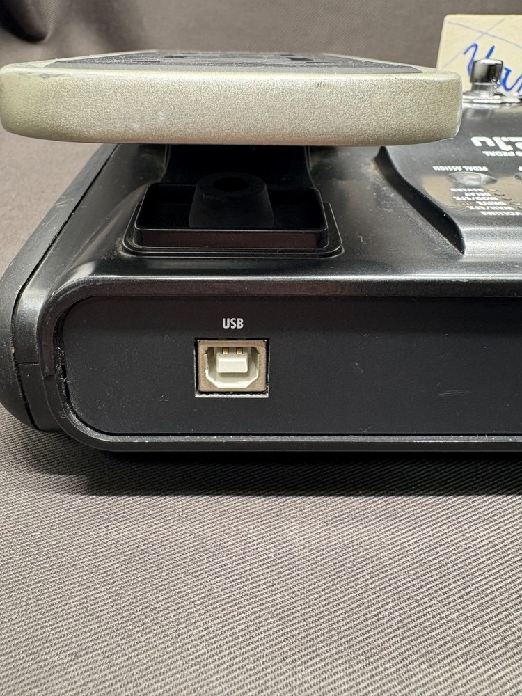 Zoom G2.1u Multi-Effects Pedal with Expression Pedal & USB Audio Interface