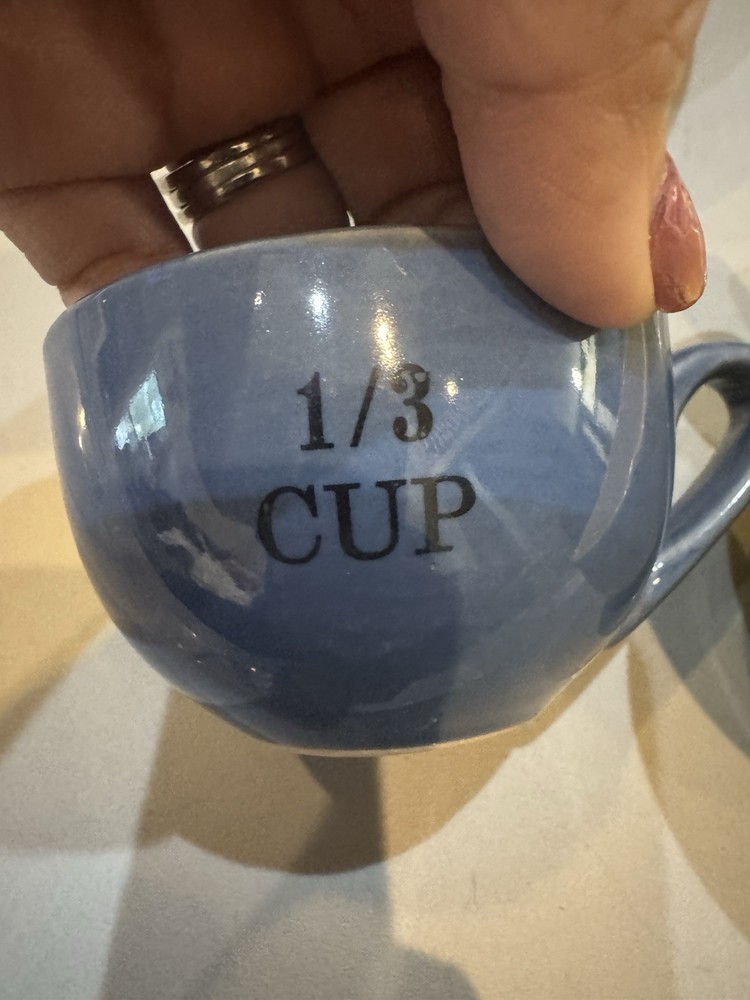 Measuring Cups Red Yellow Blue