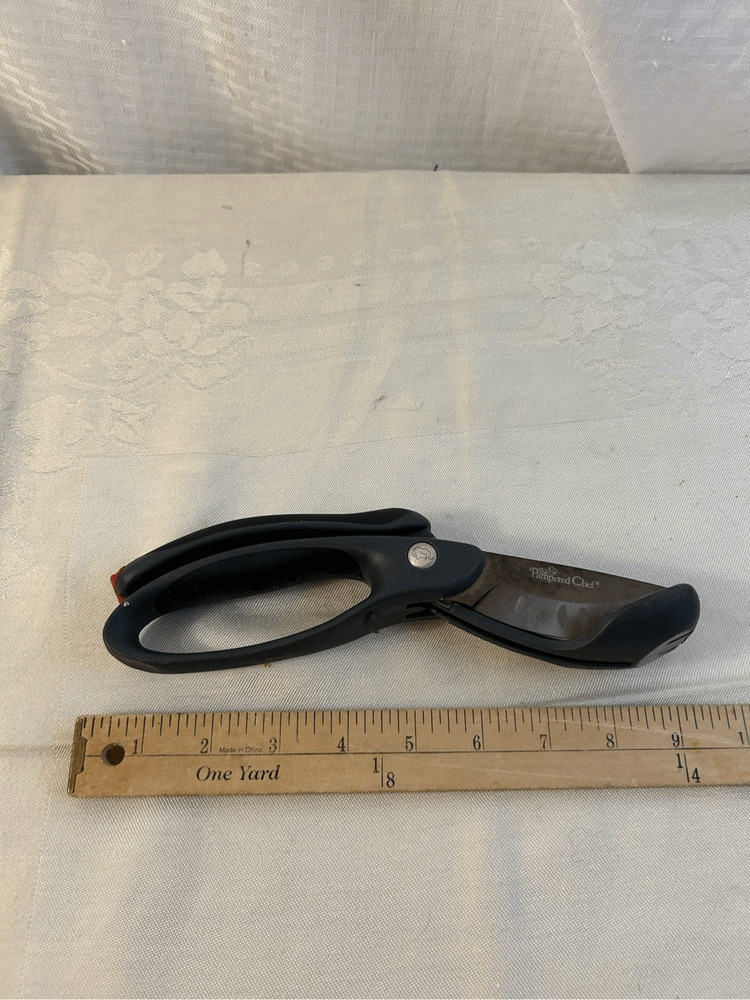 Pampered Chef chicken chef scissors