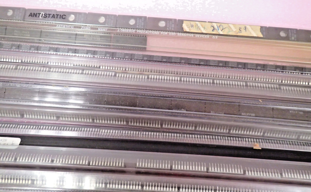 6 LBS ASSORTED INTEGRATED CIRCUITS / IC'S VARIOUS MANUFACTURERS