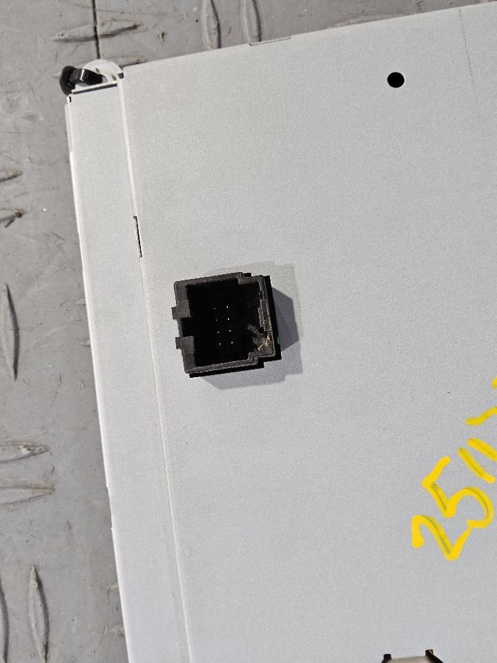 2018-2020 Chrysler PACIFICA Front Dash Mounted 8.4" Display Touch Screen