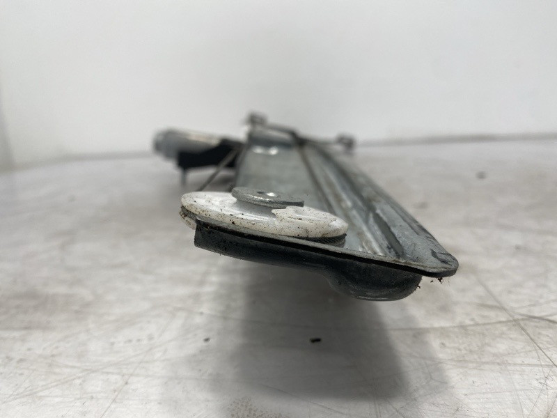 International LT Window Regulator (621-10379)