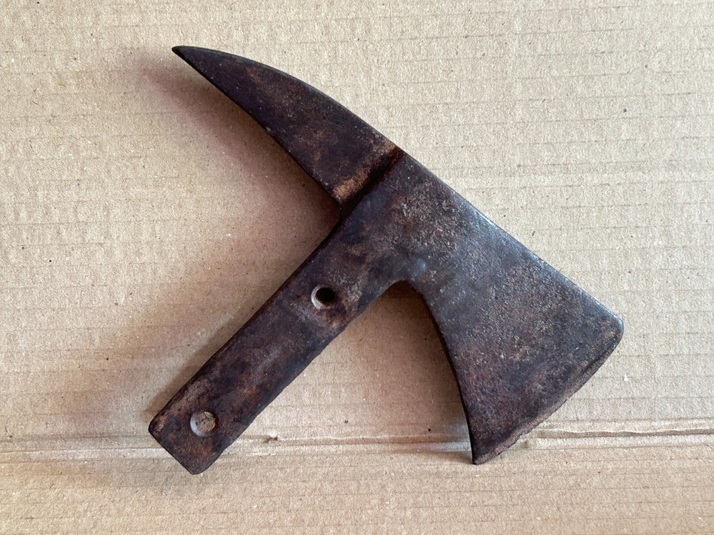 1950s OLD VINTAGE HAND FORGED RUSTIC IRON TACTICAL AXE HEAD HATCHET TOOL