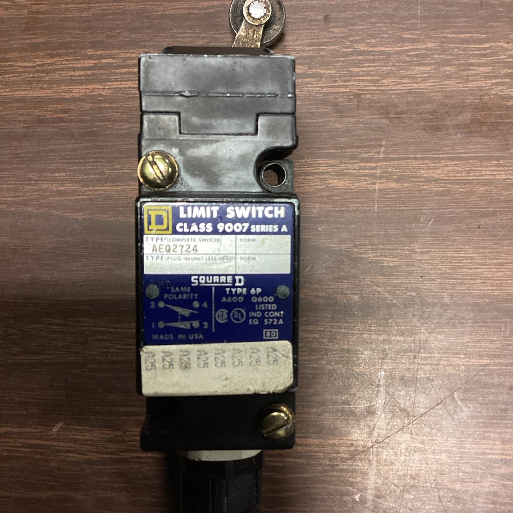 Square D AEQ2724 Limit Switch Class 9007 C26