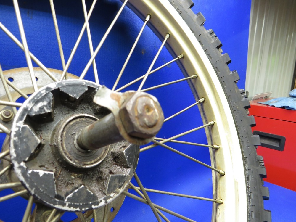 1988 Husqvarna 430 FRONT WHEEL HUB