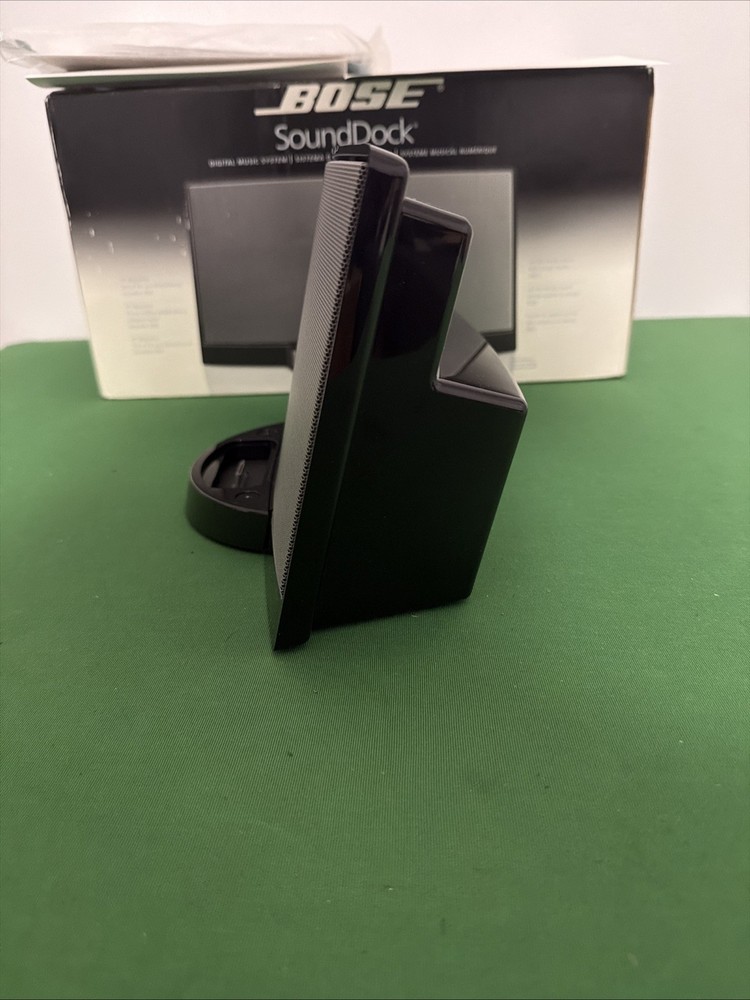 Bose SoundDock Digital Music System Black 120V | Open Box