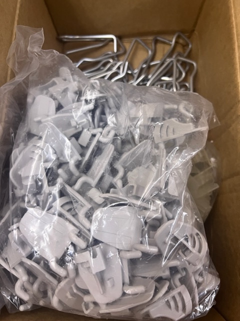 100PK 2" Fastback Scanning Hook with 100 label holders NEW