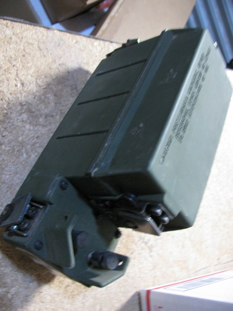 BATTERY BOX CY-8523A/PRC SINGARS