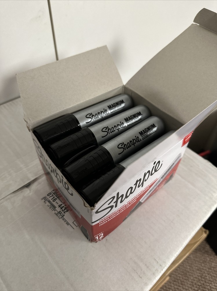 Sharpie Magnum Permanent Marker, Black, 12 pack