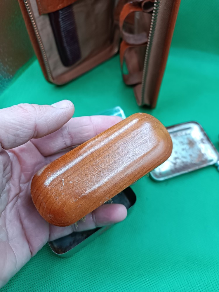 WWII WW2 Original toiletry set.