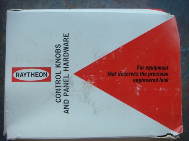 ONE Lot FIVE (5) Raytheon Pointer Knobs TS90-2WL-2 -- New & Unused