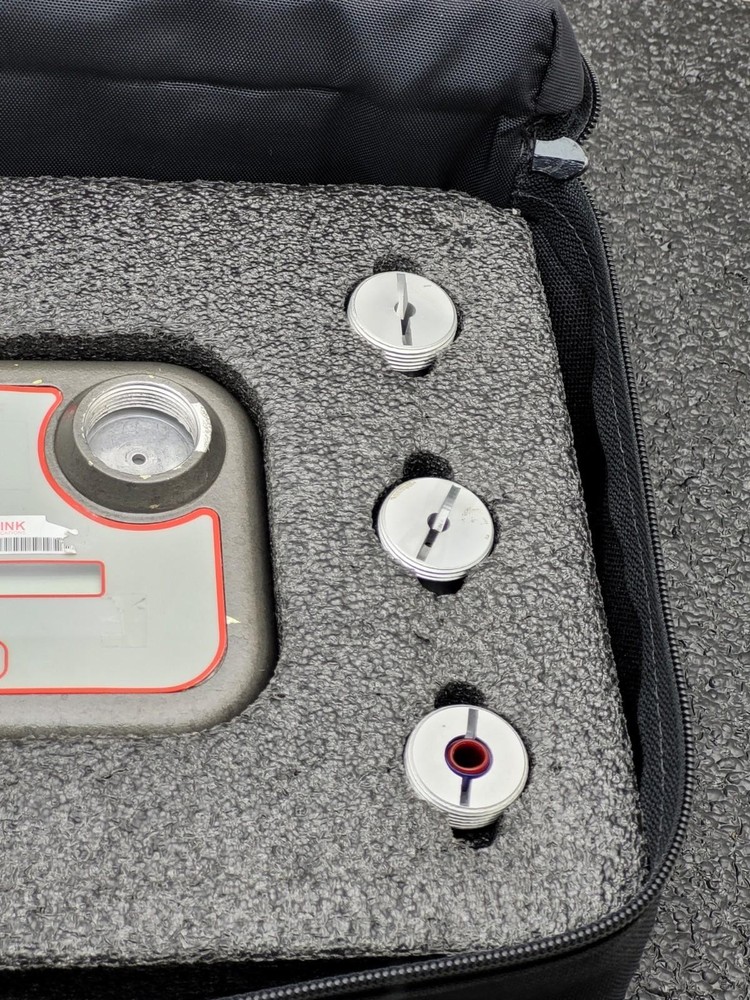 ELC-365 ULTRAVIOLET INTENSITY METER SENSOR HEAD powers up