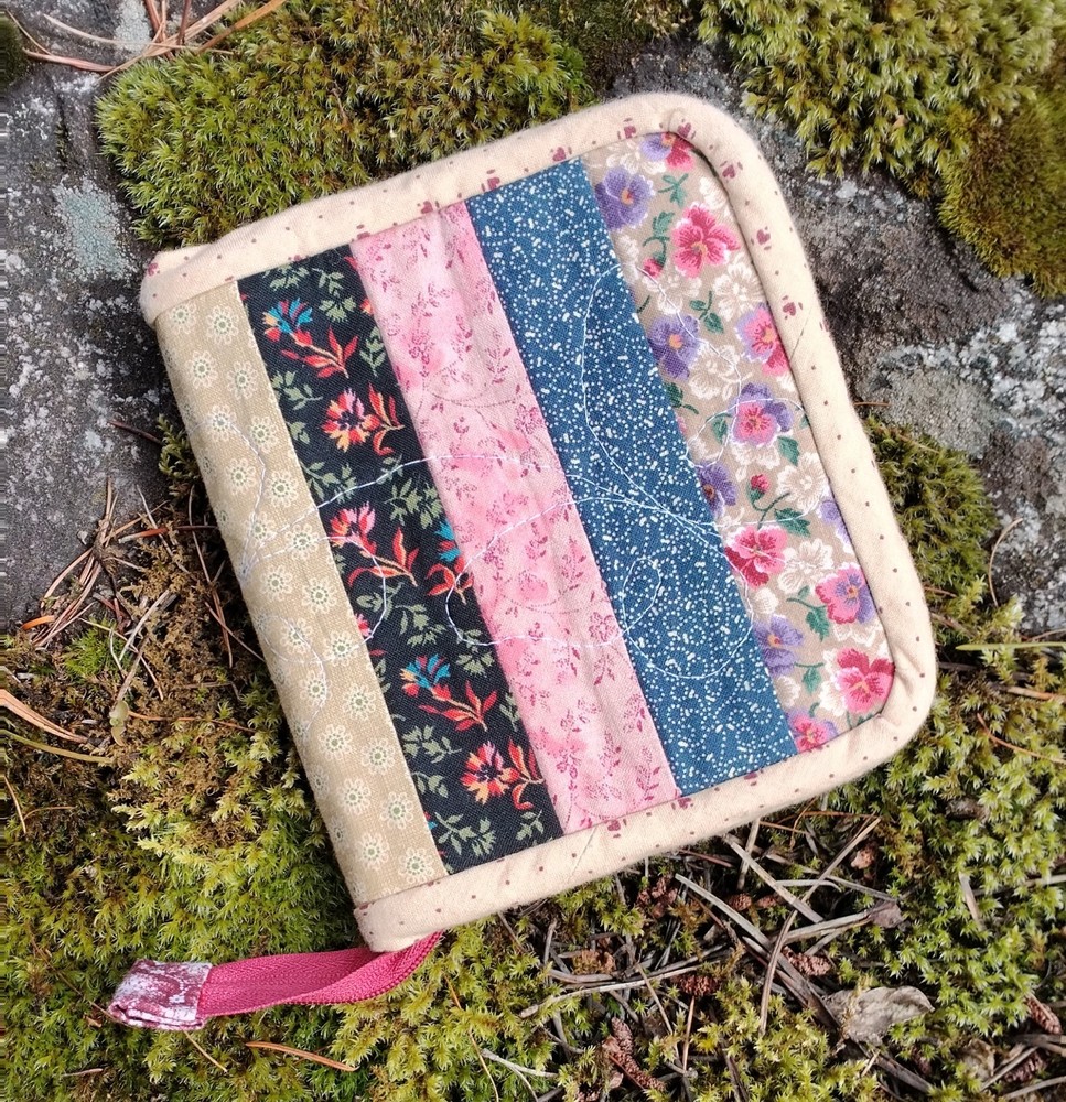 Handmade Quilted Interchangeable Crochet Hook Zippered Storage Case