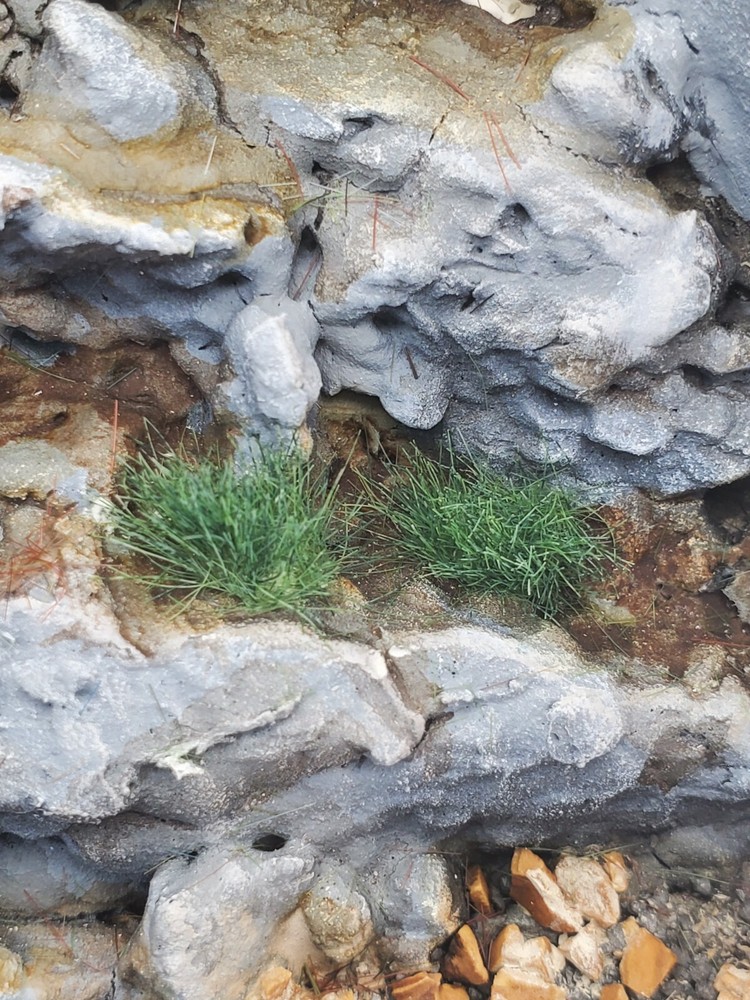 Self Adhesive Static Grass Tufts for Miniature Scenery -Plain Green- 6mm