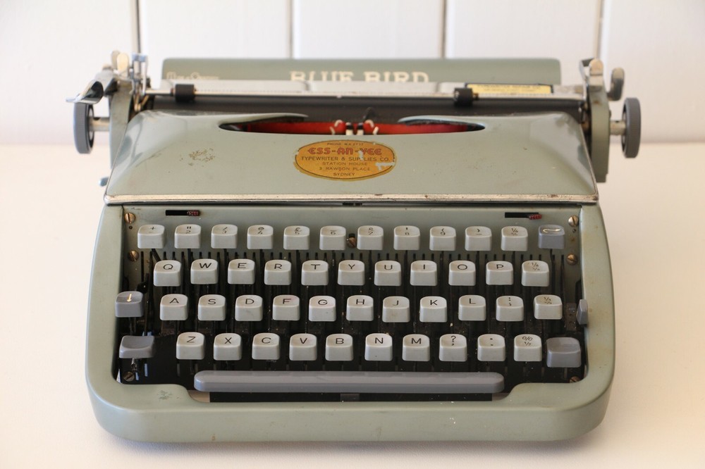 BLUE BIRD Typewriter - Made in Germany - Compact Portable - Metal - Working