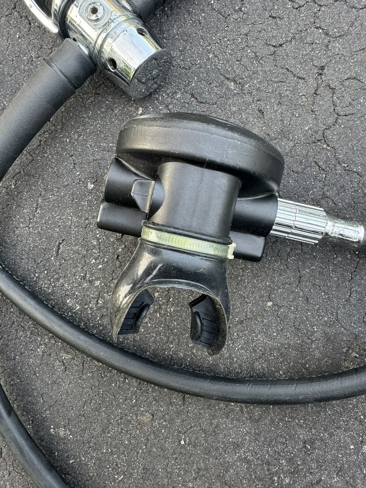 Scubapro Regulator 3000PSI G200 Mint Condition Pre-owned