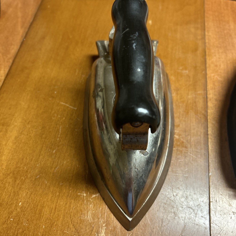 VINTAGE Westinghouse Automatic Iron with base!
