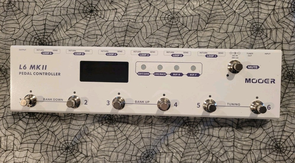 MOOER Guitar Effect Pedal Controller L6 MKII Programmable FX Loop Switcher