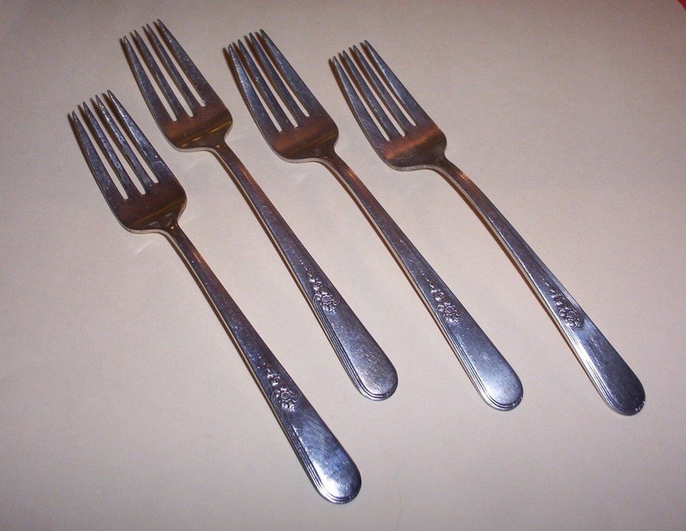 Holmes & Edwards Silverplate 6-3/4 Fork, Youth Pattern