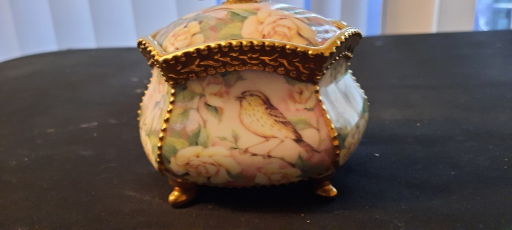 porcelain Sparrow Triket Box