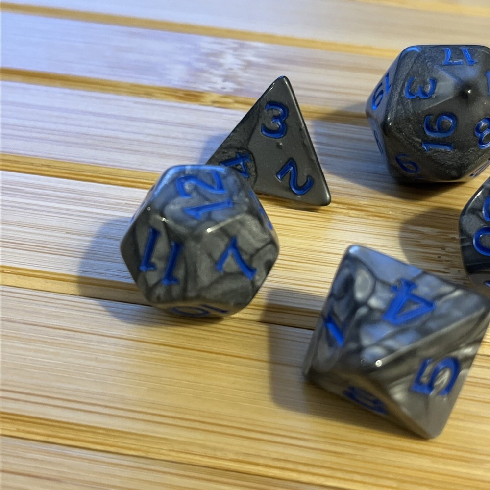 DND Dice Set - 7 Pieces - Polyhedral Dice D4 - D20 - Grey & Blue