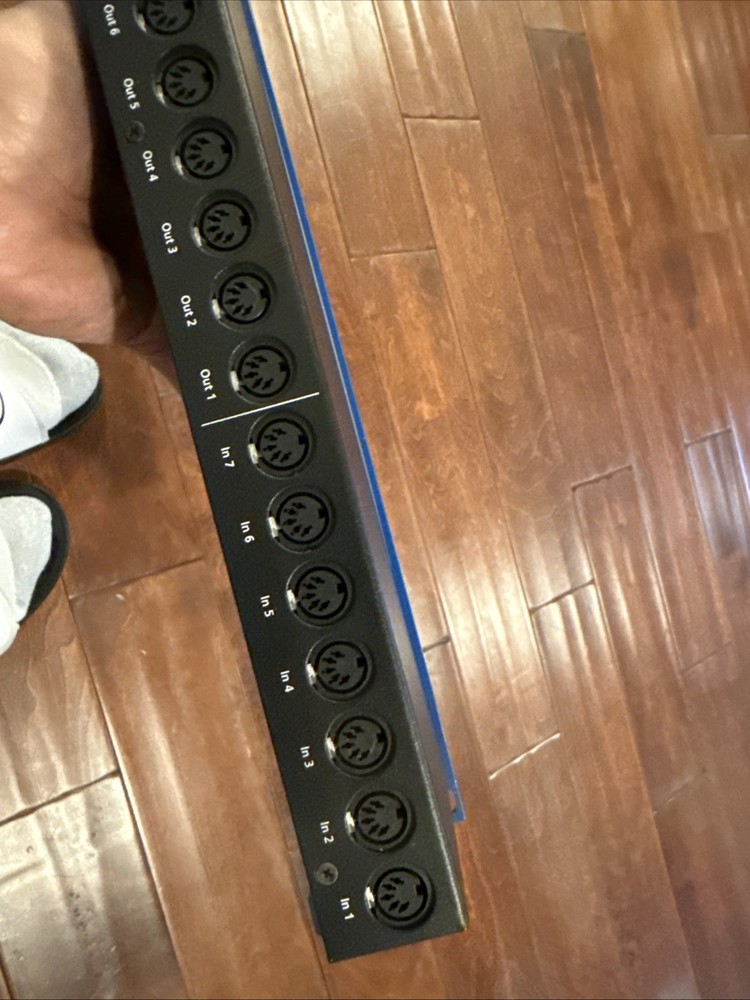 Emagic Unitor 8 / Midi Interface / Rack Mount Pristine Tested Works