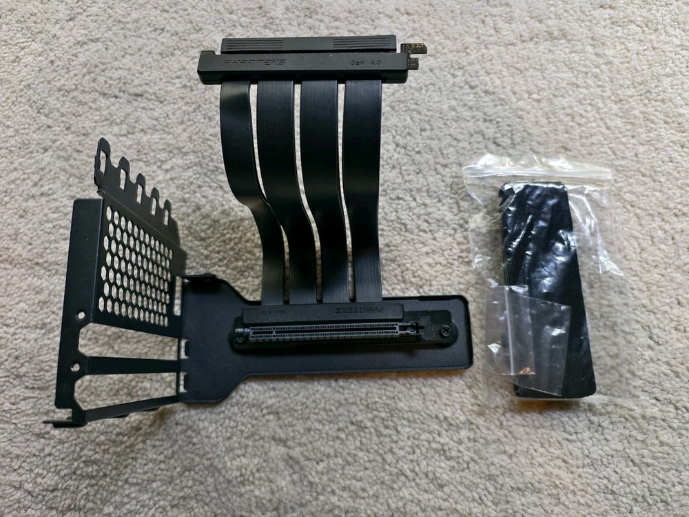 Phanteks (PH-VGPUKT4.0_03) Gen4 Vertical GPU BracketPCI-E Gen4 x16 Riser Cable