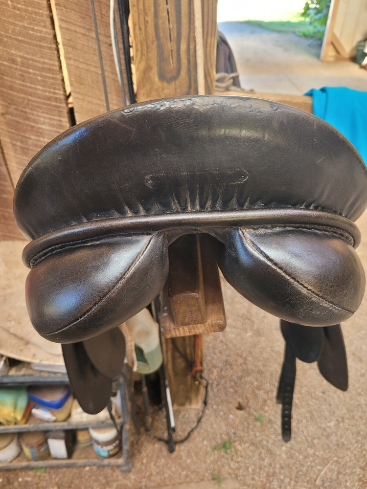 Windsor Elite Dressage Saddle, Medium Wide, 17" Seat, # 3 Spring Tree