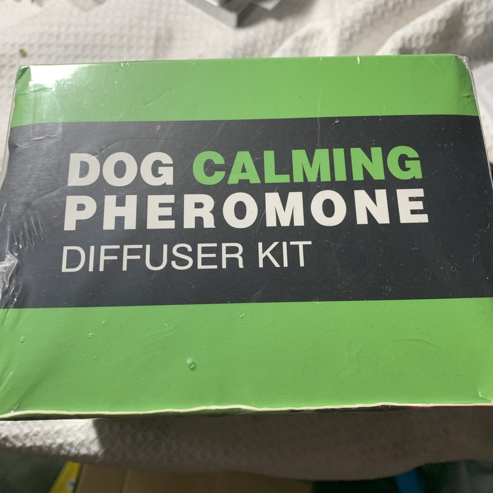 Dog Calming Pheromone Diffuser Kit for Dog Anxiety / 2 Diffusers & 4 Refills ￼