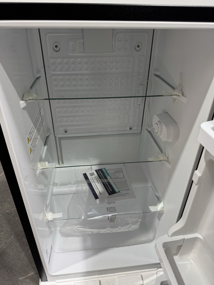 Hisense 3.3-Cu. Feet Mini Fridge ( Black )