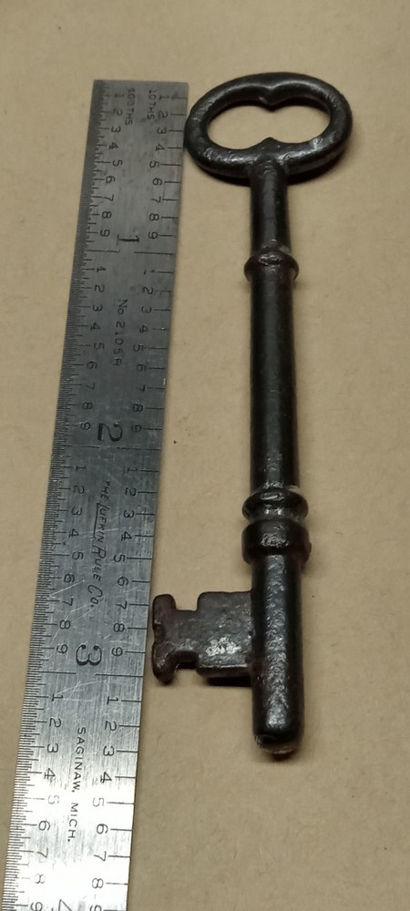 Vintage Solid Barrel Antique Skeleton Key Solid Steel