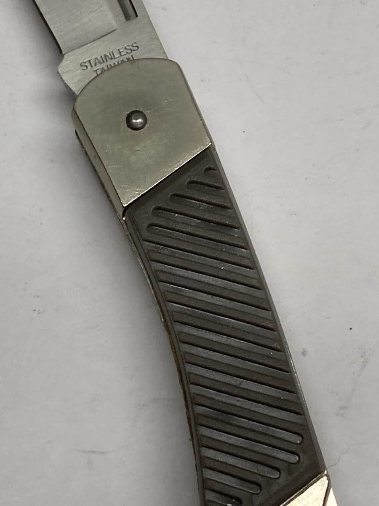 Heavy Duty Lockback Folding Knife w/Plain Blade, Rubber Grip K-7195M
