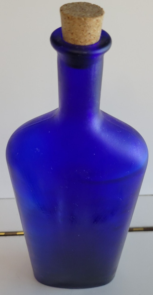 COBALT BLUE SLIM BOTTLE SOLID DESIGN 12 INCHES HOLDS 36 OZS