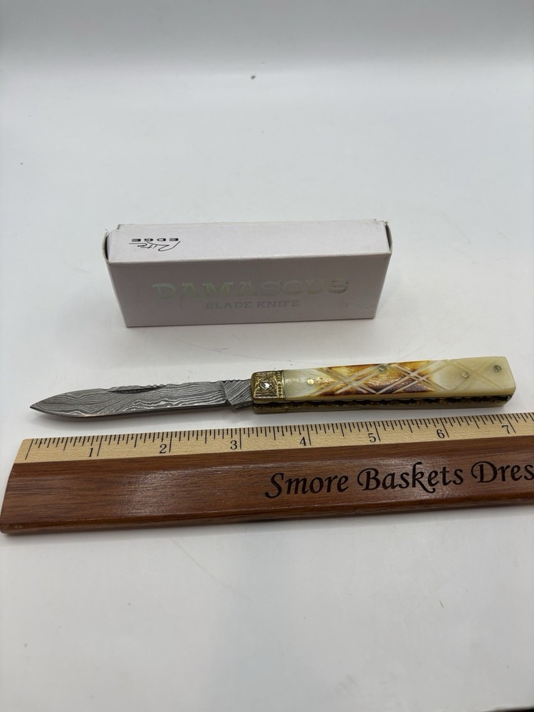 Damascus Blade knife