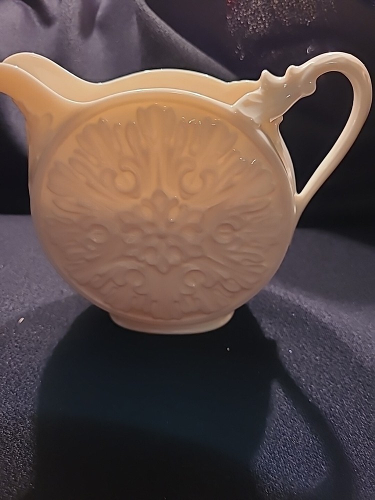 Lenox Snowflake Ivory Flat Creamer Gold Mark