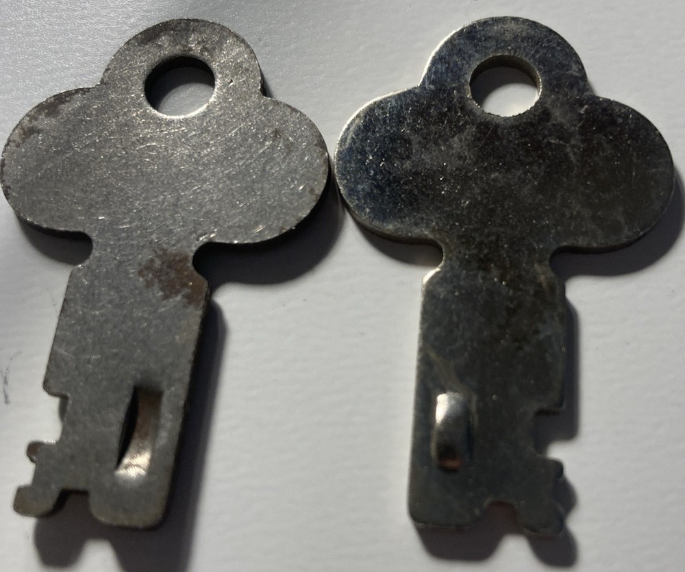 1 Eagle # 8446-2 Suitcase Trunk Key