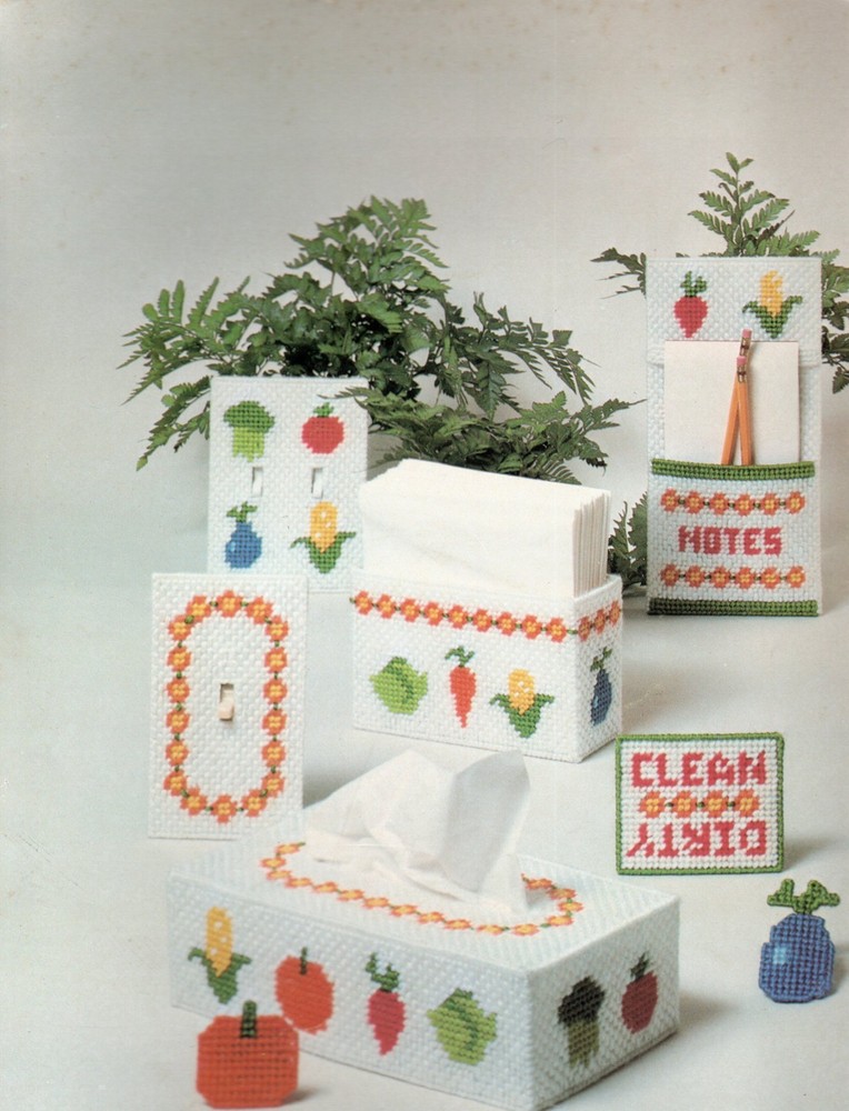 Columbia Minerva 668 KITCHEN ACCESSORY IDEAS Plastic Canvas Pattern Leaflet