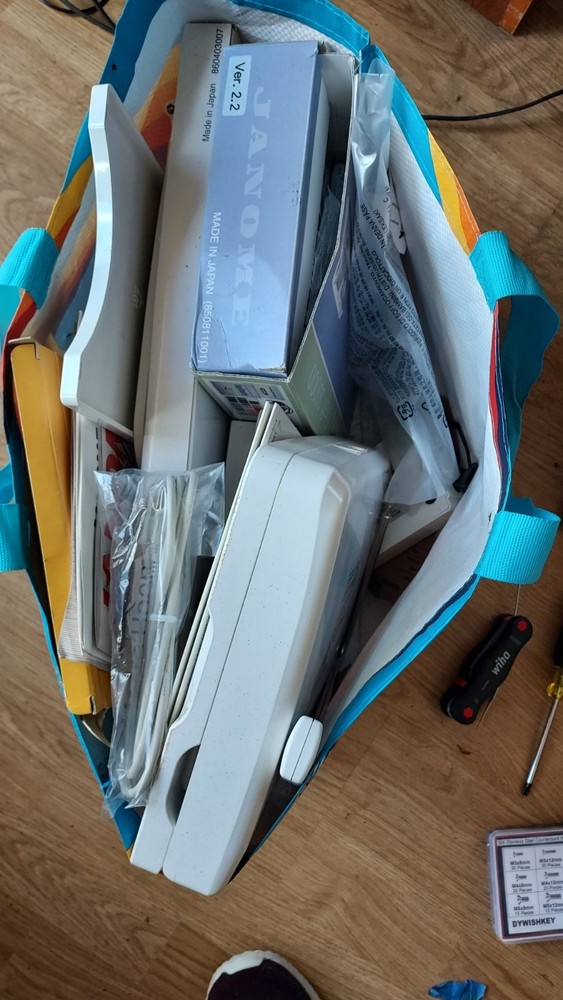 JANOME MEMORY CRAFT 11000 SEWING AND EMBROIDERY MACHINE