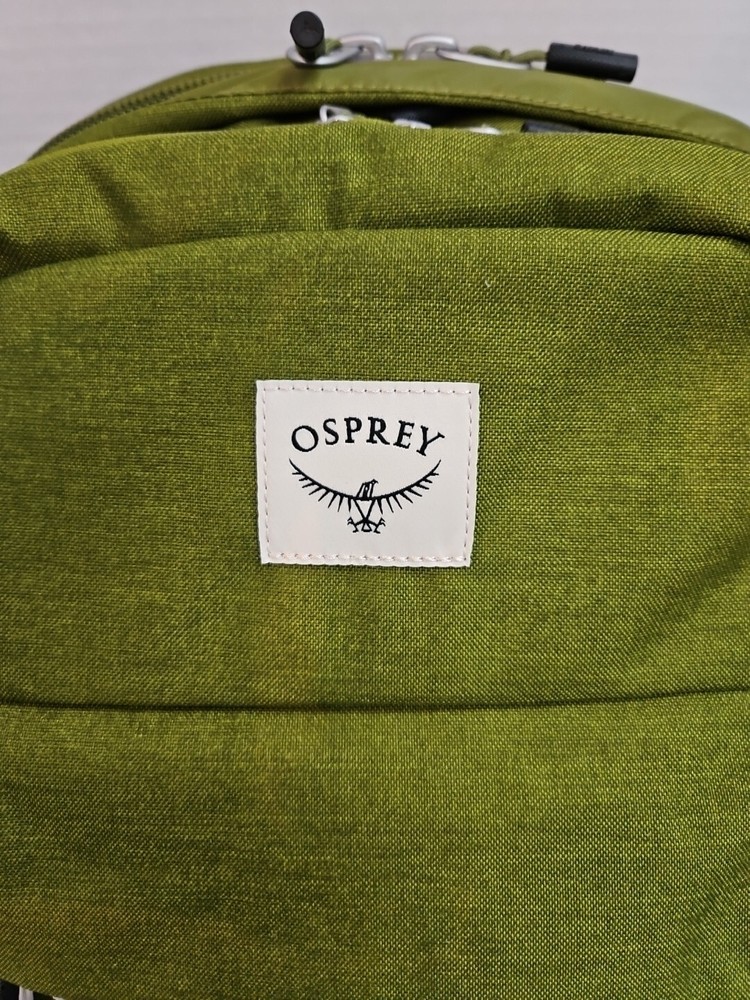 Osprey Arcane 30L Backpack. Matcha Green Heather.